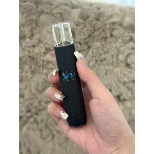 ILLA哩啞一代皮革主機-魅影黑-768x1024-800x800-1.webp 【哩亞】ILIA 哩亞皮革系列主機 兩段式調節 通用RELX、SP2、LANA、Candy等一代煙彈